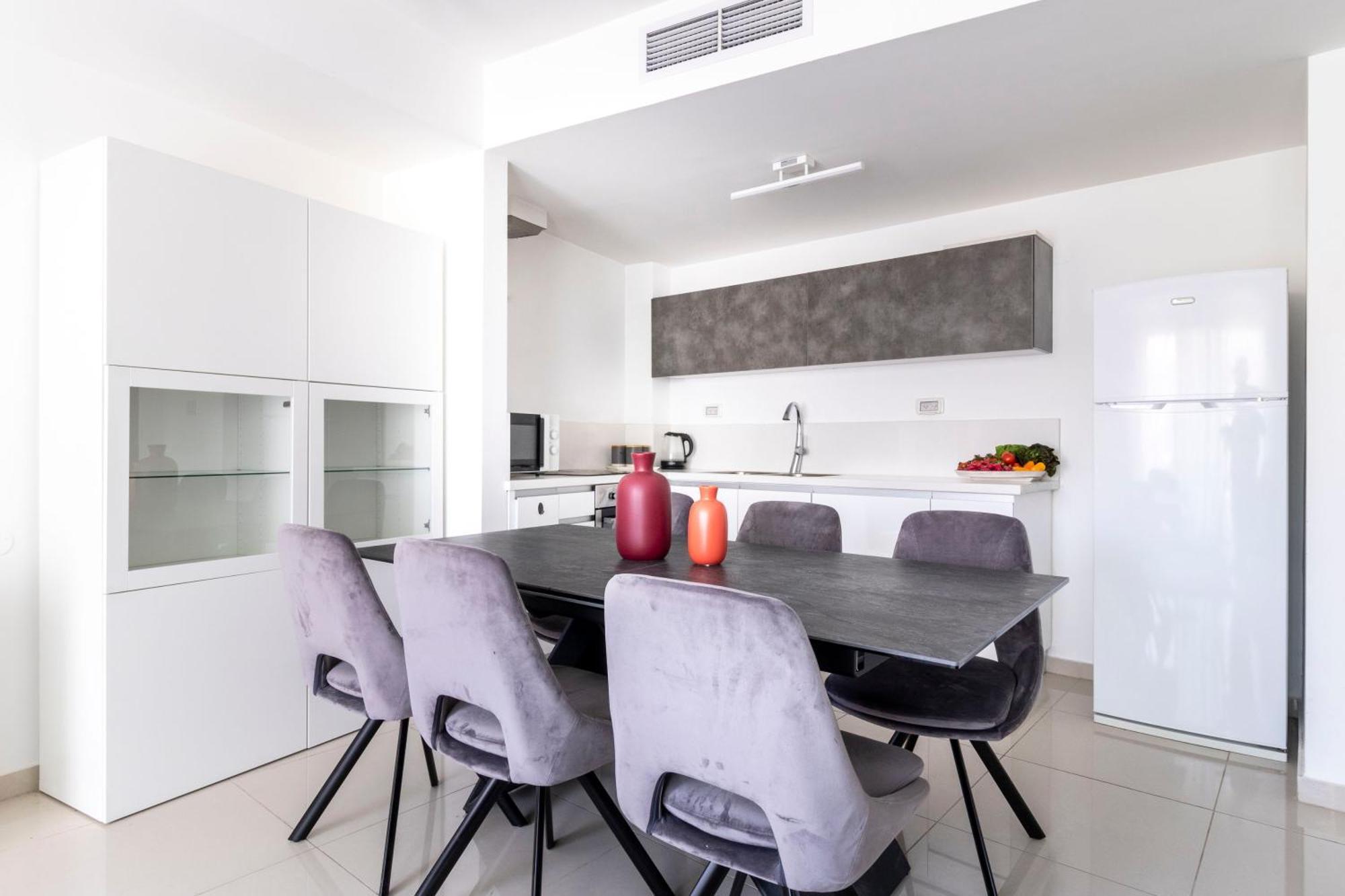Stylish 1 Bedrooms Parking At City Gate Йерусалим Екстериор снимка