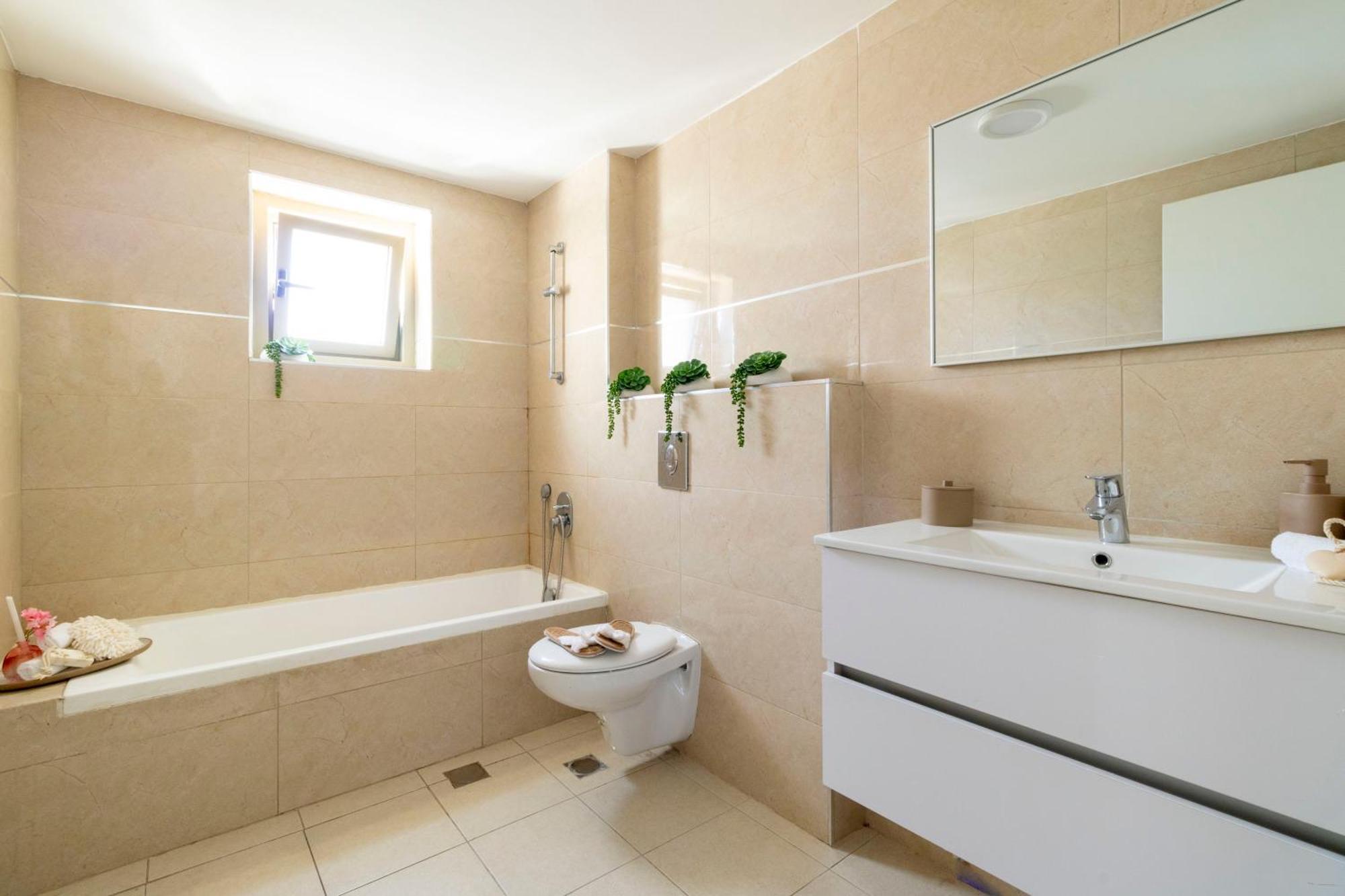 Stylish 1 Bedrooms Parking At City Gate Йерусалим Екстериор снимка